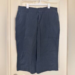 Ava & Viv lightweight Black wide leg capri. Size 18